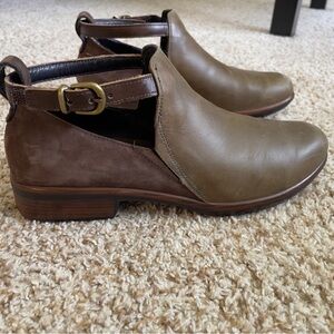 NAOT Brown Leather Buckle Ankle Shoes – Comfort Slip-On Flats Size 7​​